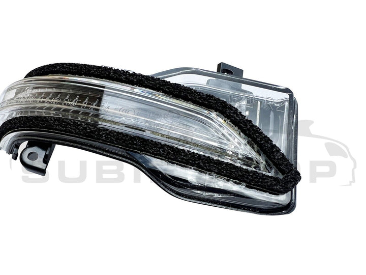 New Genuine Subaru XV GT G5X Crosstrek 17 - 22 Side Mirror Indicator Light Right