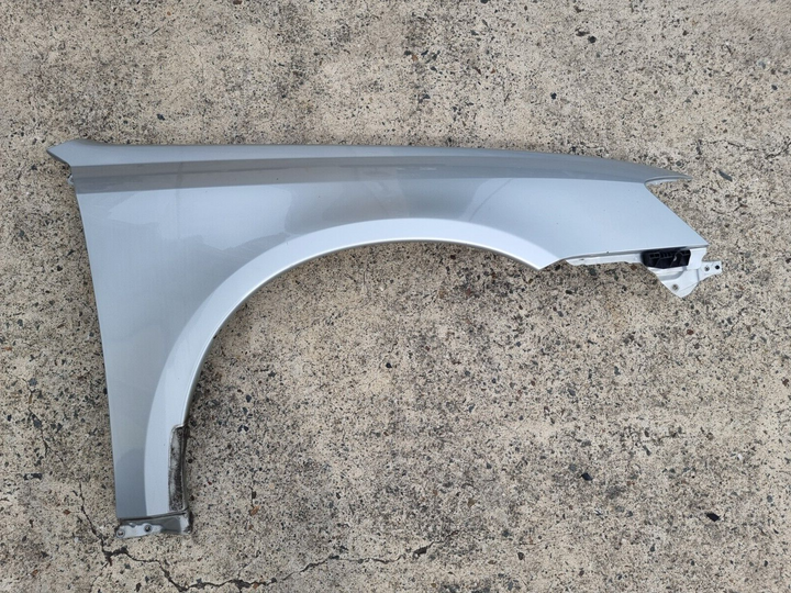 Subaru Liberty Gen 4 2003 - 06 Right Front Drivers Guard Fender Panel Silver 39D