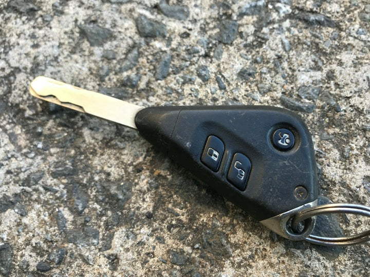 Subaru Liberty Outback Gen 4 03 - 09 Factory Original Car Key Imobiliser Fob SV2