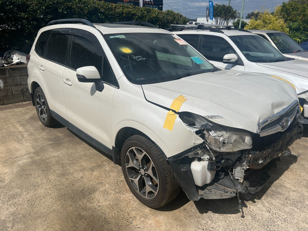 Subaru Forester 12 - 18 SJ Factory Tailgate Hatch Spoiler Trim Panel White 37J