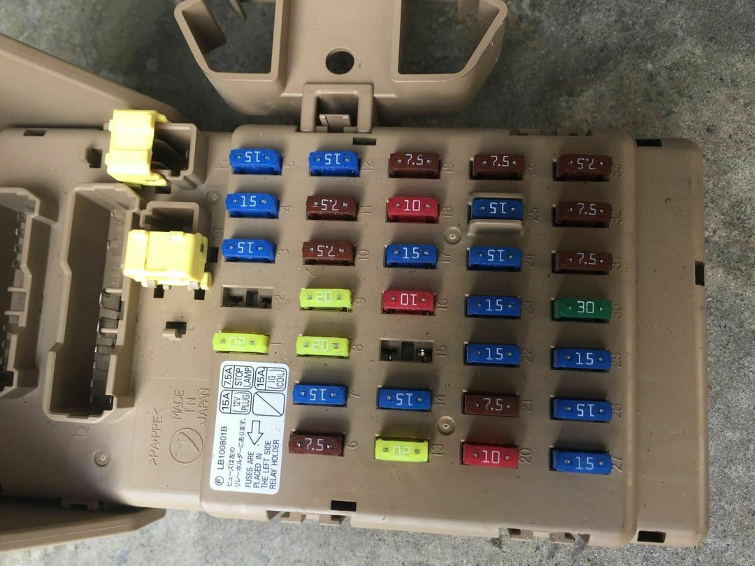 Subaru Liberty Outback 03-06 GEN 4 Front Dash Fuse Box Panel + Fuses Genuine