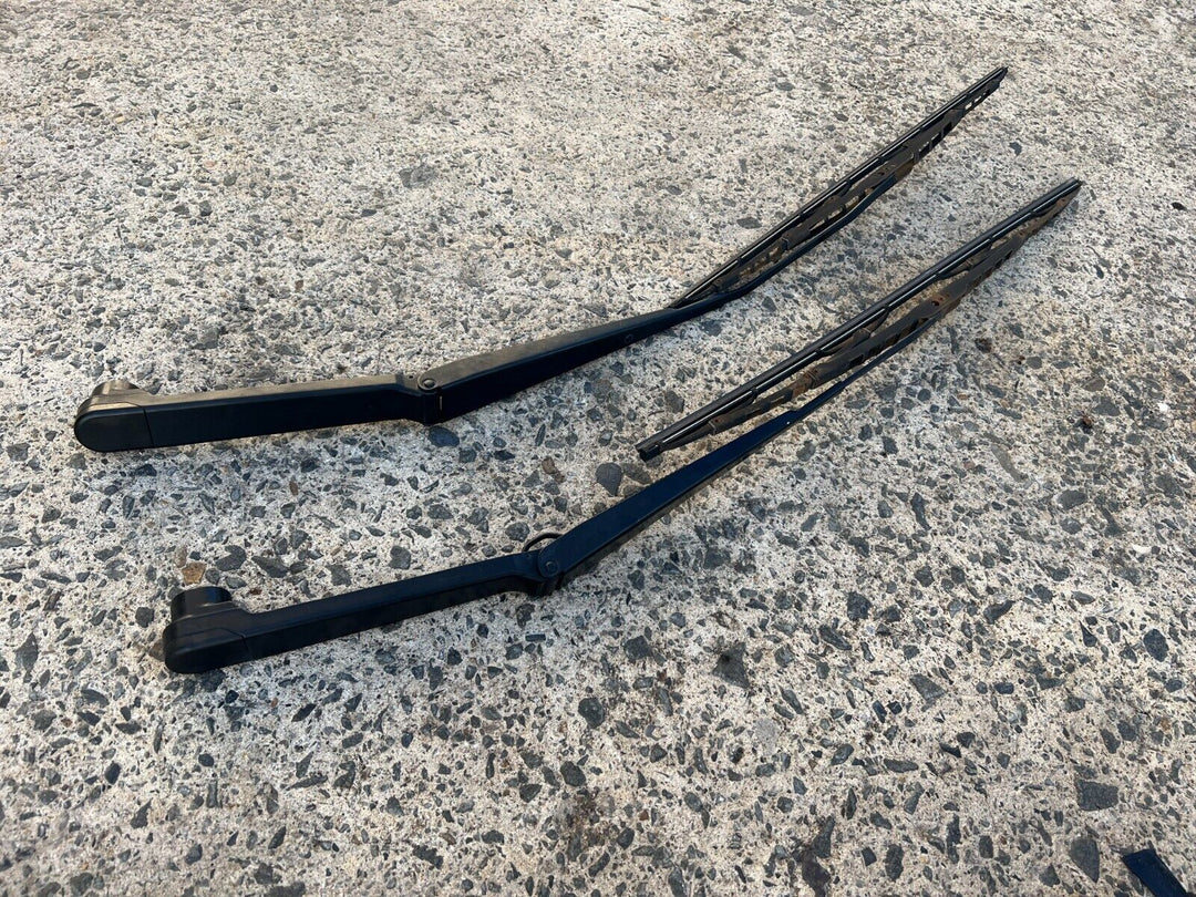 OEM Subaru Forester 2008 - 2012 SH Windscreen Wiper Arms Arm Blade Set Pair