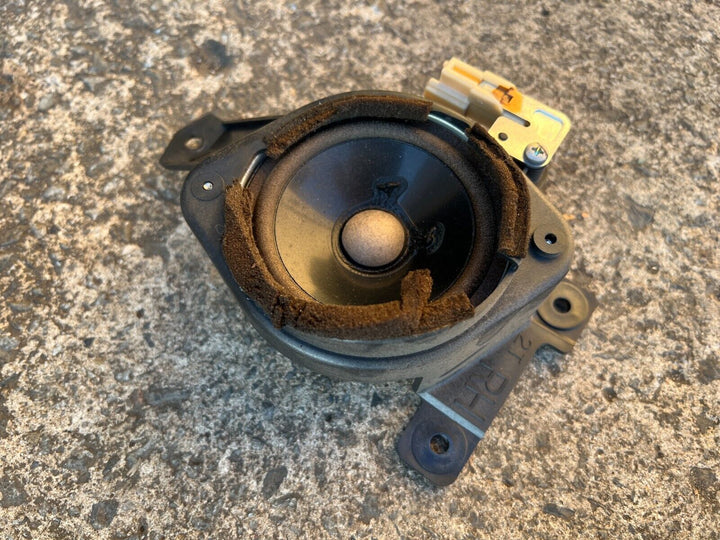 Subaru Liberty GT Spec B Outback 03 - 09 Factory McIntosh Door Speaker Tweeter R