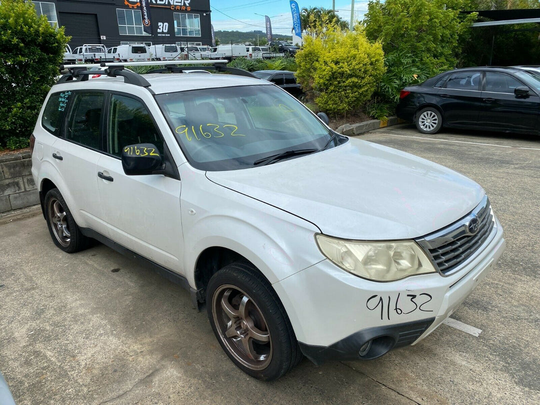 Subaru Forester SH 08 -14 Front Wheel Arch Stone Splash Guard Right Drivers Side