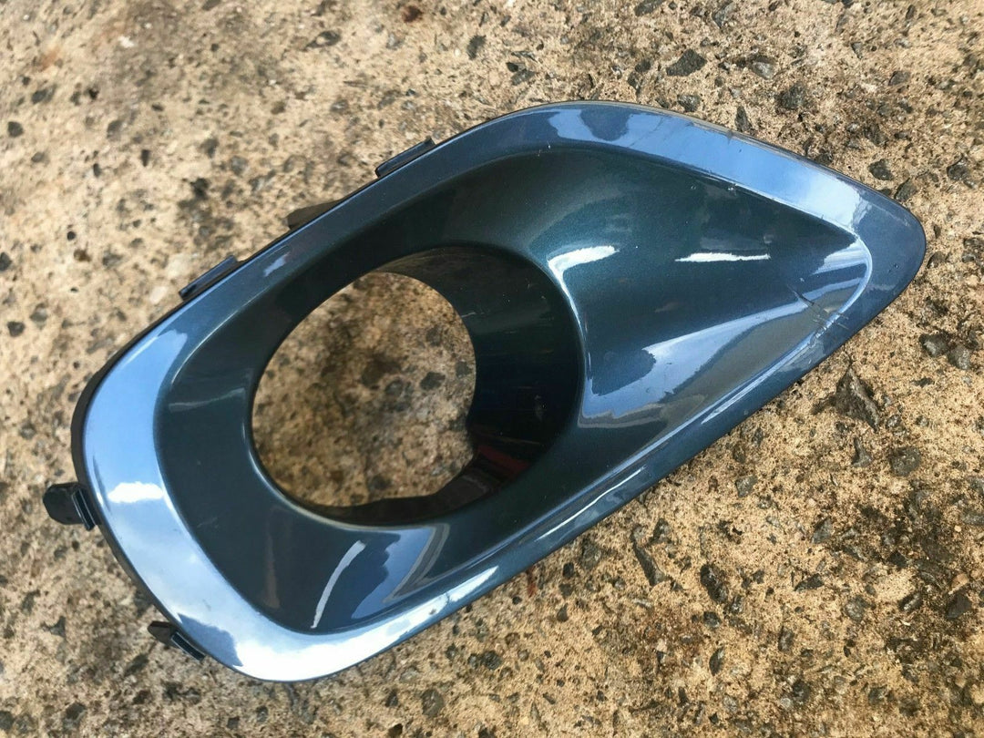 Subaru Liberty Outback 03 06 GEN 4 Left Side Fog Light Surround Cover Spot Blue