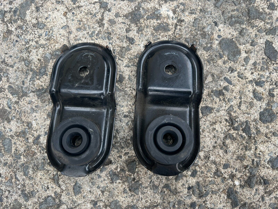 Subaru Liberty Outback 09 - 14 Radiator Top Mounts Brackets Pair GENUINE OEM L R