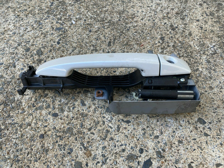 Subaru Impreza WRX 08 - 14 G3 RHF Door Grab Handle Right Driver Side Latch White