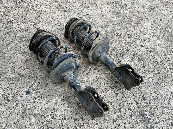 OEM Subaru Forester SJ Turbo Diesel 2013 - 15 Front Suspension Struts Set Pair