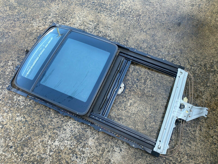 Subaru Liberty Outback Wagon Gen 4 03 - 09 Electric Sunroof Glass Sun Roof Panel