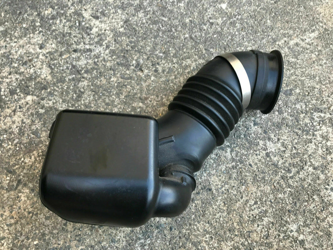 Subaru Liberty 2007 - 2009 GEN 4 Genuine Series 2 Air Intake Plenum Plennum Pipe