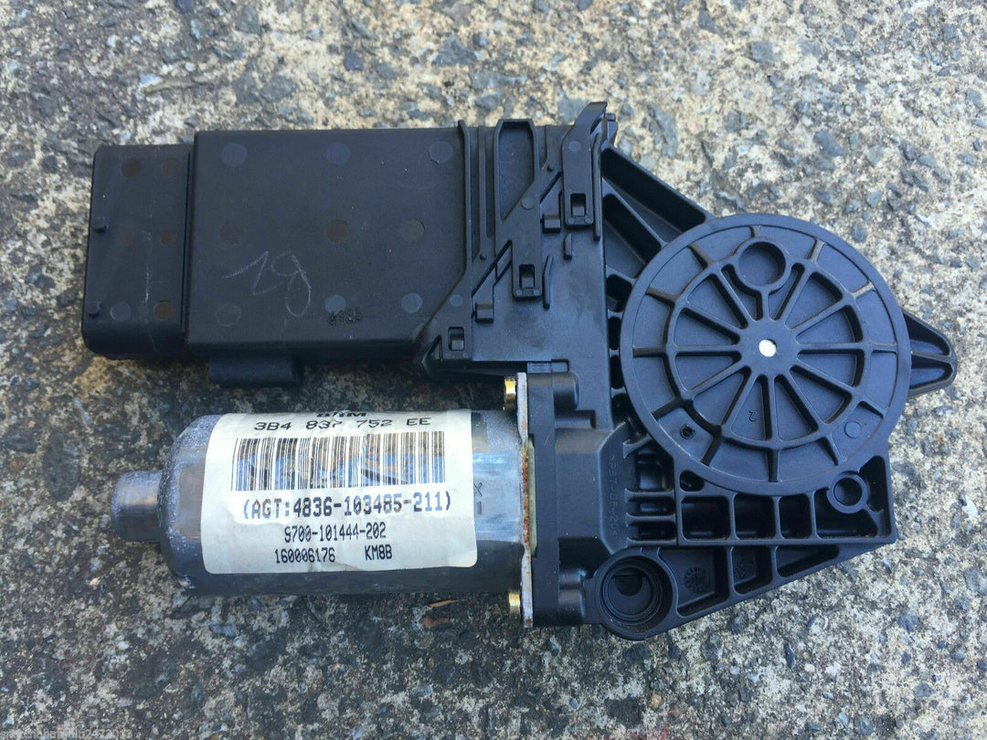 VW Volkswagen Passat B5 Front Right Driver Side Door Window Motor Sedan Wagon