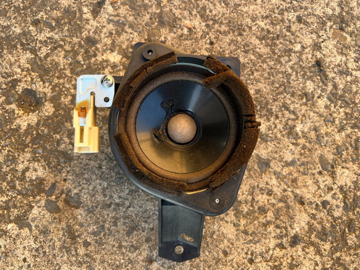 Subaru Liberty GT Spec B Outback 03 - 09 Factory McIntosh Door Speaker Tweeter R